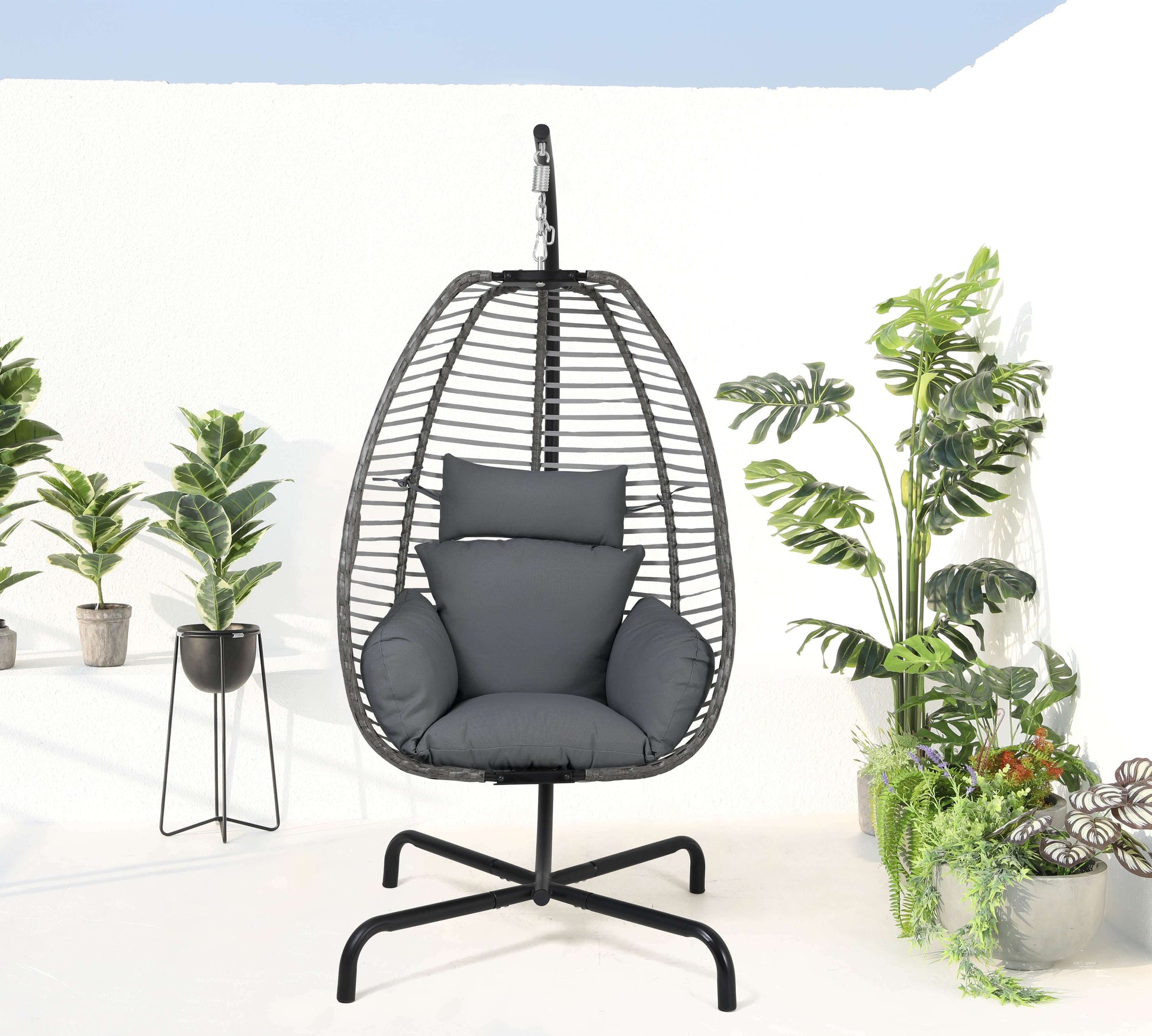 Outdoor hanging aluminum chair with black steel frame and polyester cushions included
