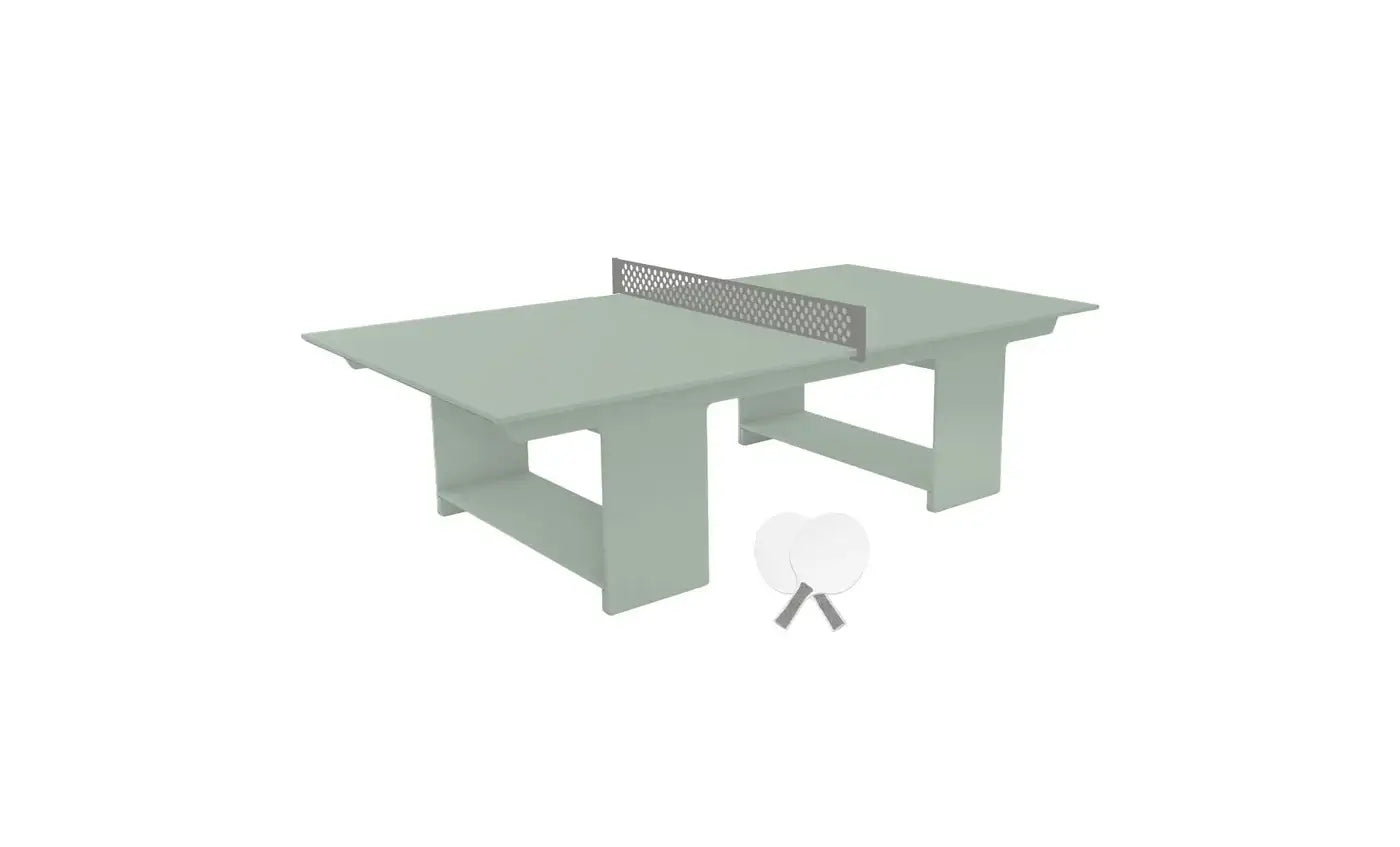 Perfect for your backyard, deck, or patio, this premium table tennis set comes complete with a durable net, two paddles, and four balls, so you can start playing the moment it’s set up.