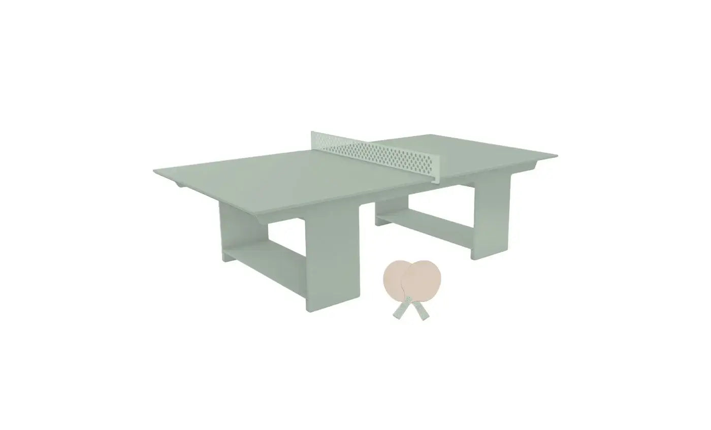 Perfect for your backyard, deck, or patio, this premium table tennis set comes complete with a durable net, two paddles, and four balls, so you can start playing the moment it’s set up.