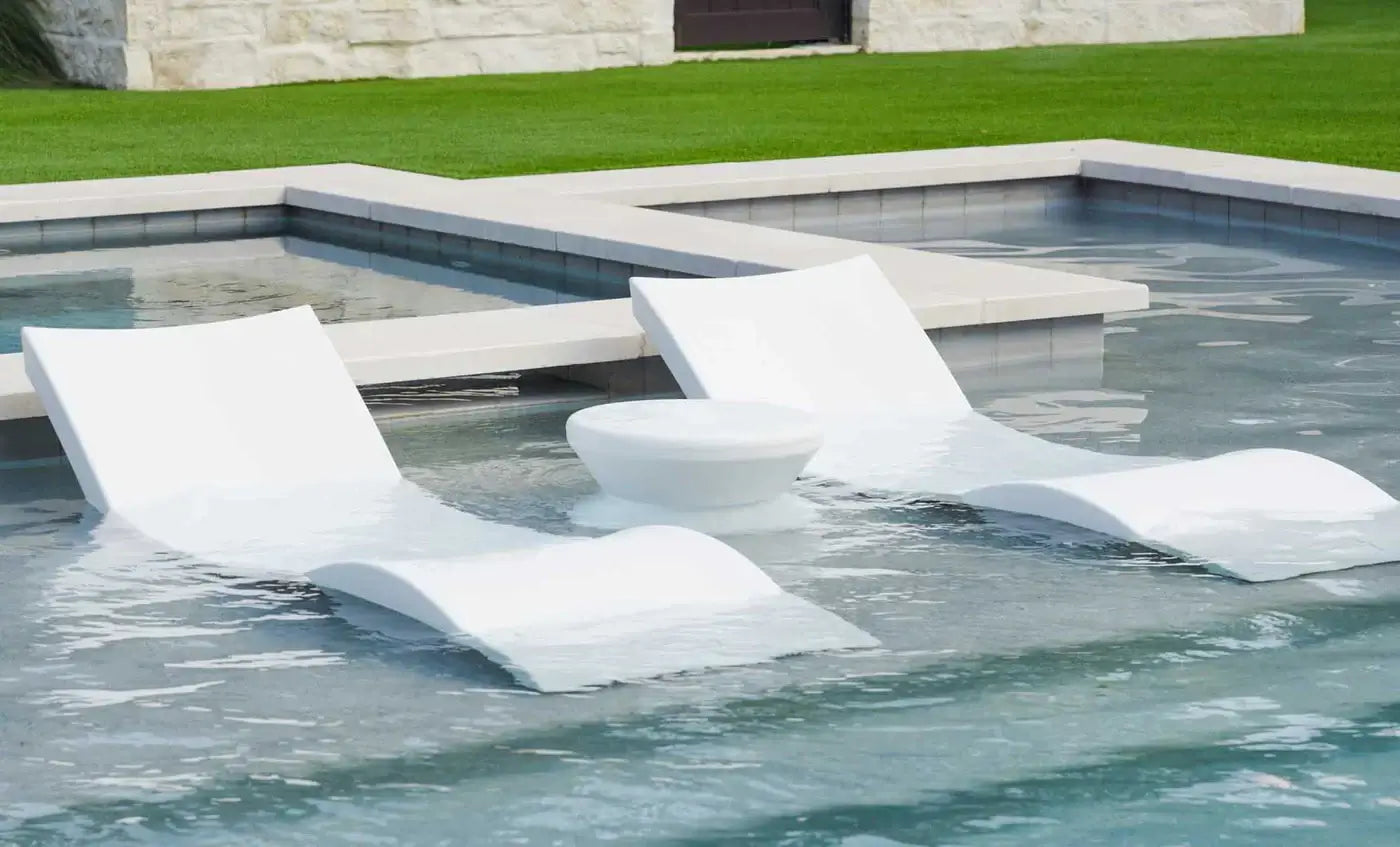 This set, featuring two Signature In-Pool Chaise Loungers and a Signature Side Table, is perfect for sharing unforgettable moments with a friend on your pool’s tanning ledge, baja shelf, or sun shelf with water depths of 0-9 inches.