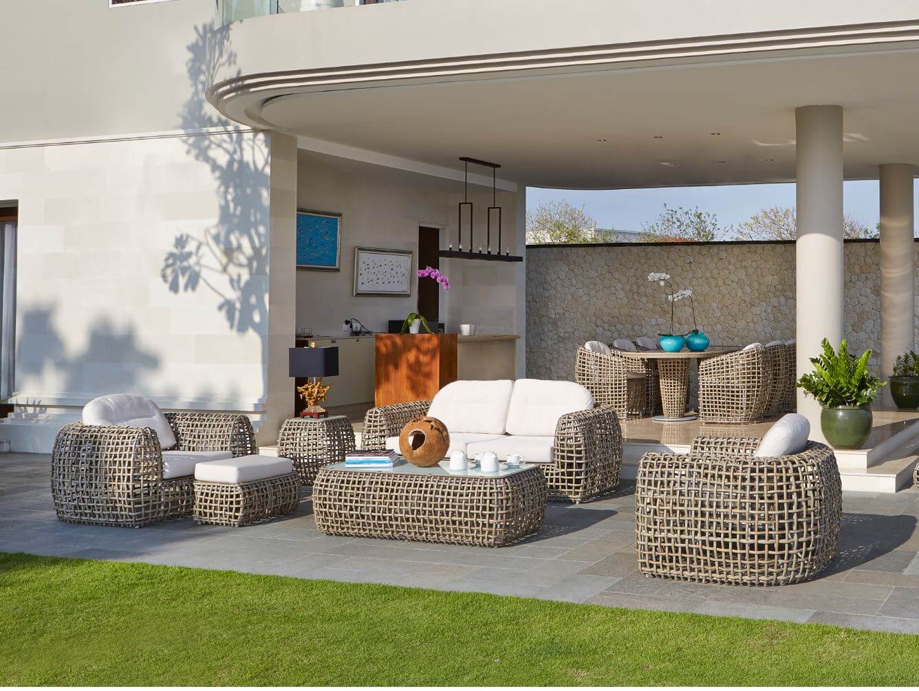 Dynasty 5-Piece Outdoor Seating Set with Sunbrella Cushion (Kubu Mushroom)