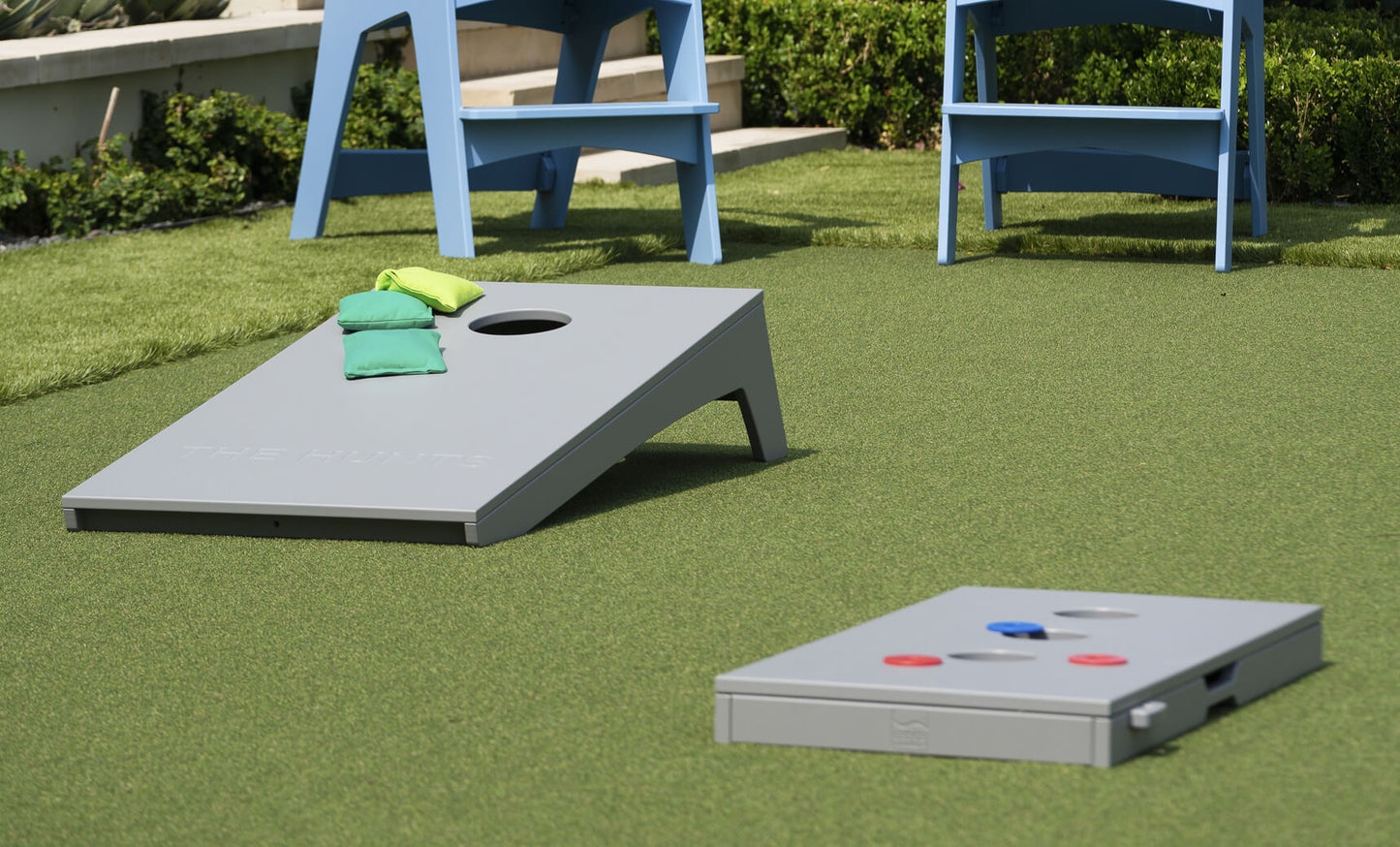 Ledge Lounger Cornhole Toss