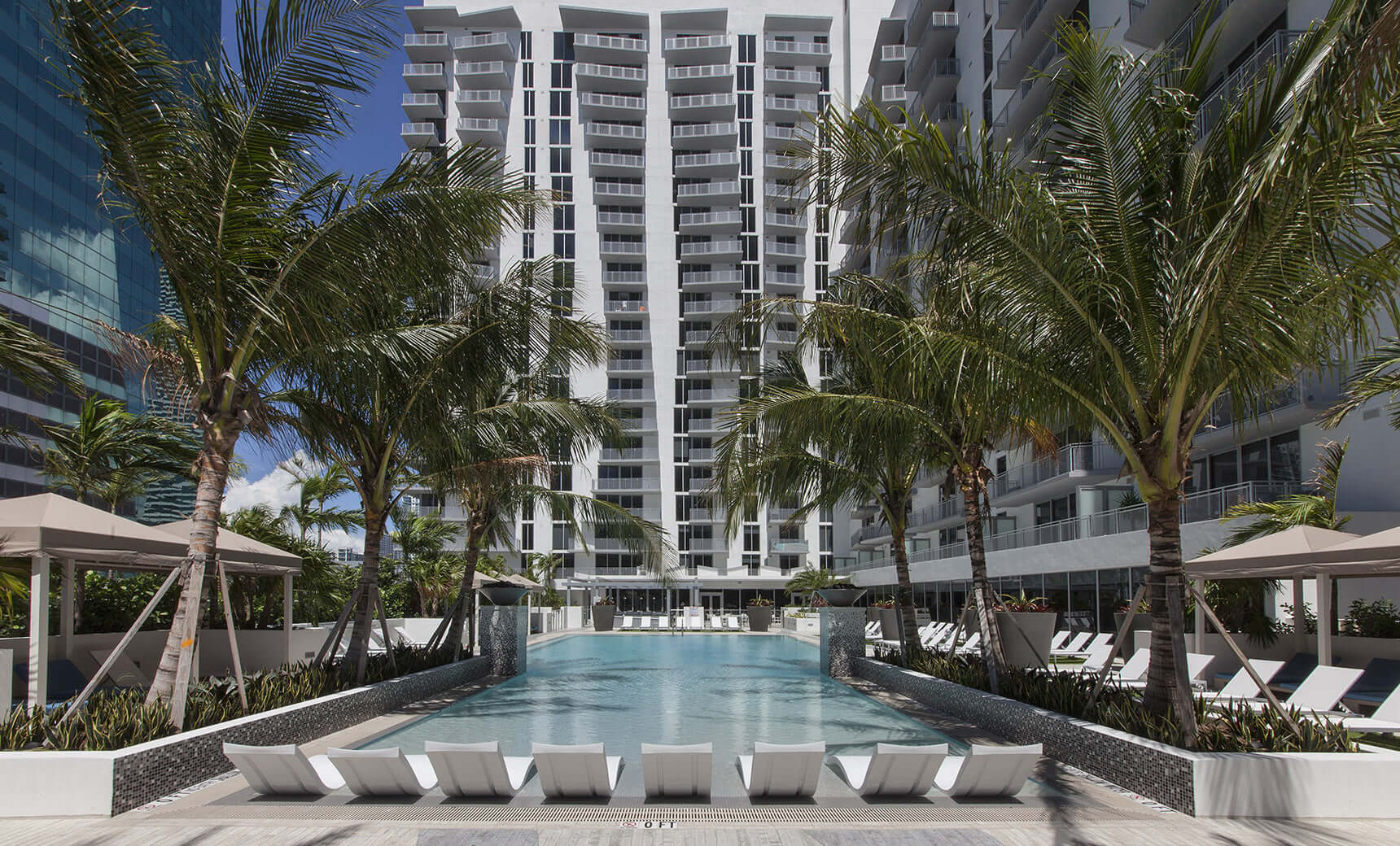 Indulge in unparalleled poolside luxury with the Ledge Lounger Signature Chaise Deep