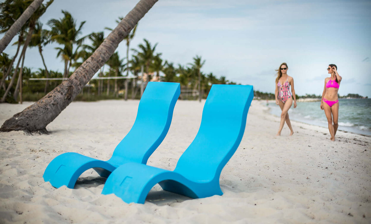 Ledge Lounger In-Pool Signature Chair