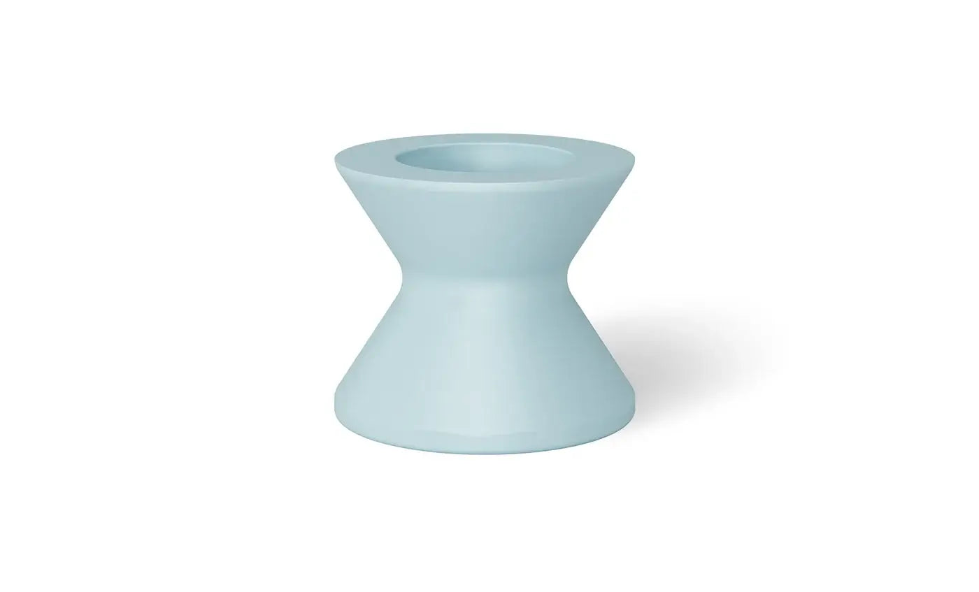 Ledge Lounger Signature Tall Ice Bin Side Table is designed for in-pool use on baja shelves or sun ledges with water depths up to 15 inches, or as a chic addition to your deck, this versatile table keeps your favorite beverages chilled and close at hand.
