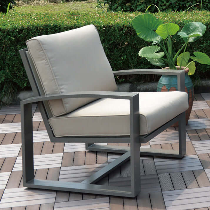 Outdoor lounge chair made with powder-coated aluminum frames