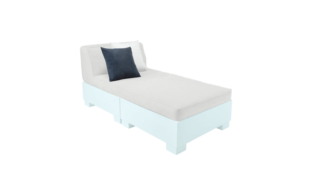 Ledge Lounger Affinity 2-Piece Sun Chair in Frost with Silver cushion