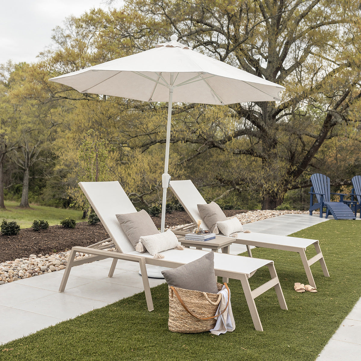 Berlin Gardens Vida Standard Sling Chaise Armless Lounge view 1