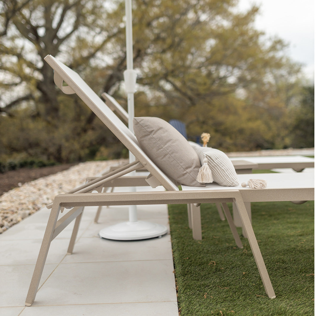 Berlin Gardens Vida Standard Sling Chaise Armless Lounge view 4