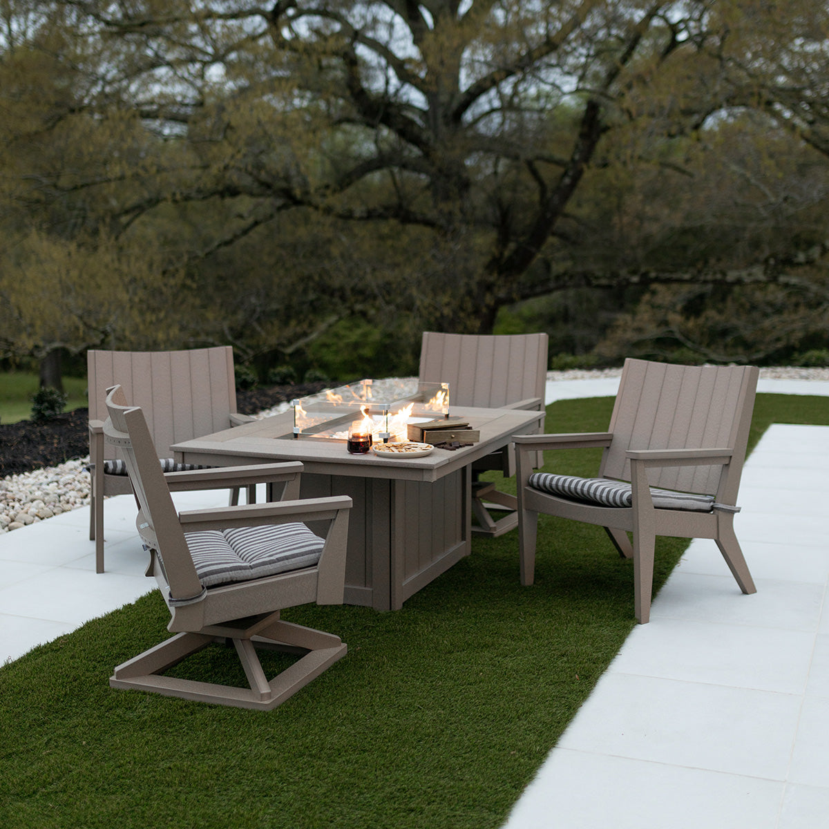 Berlin Gardens Donoma Rectangular Fire Pit Table view 1