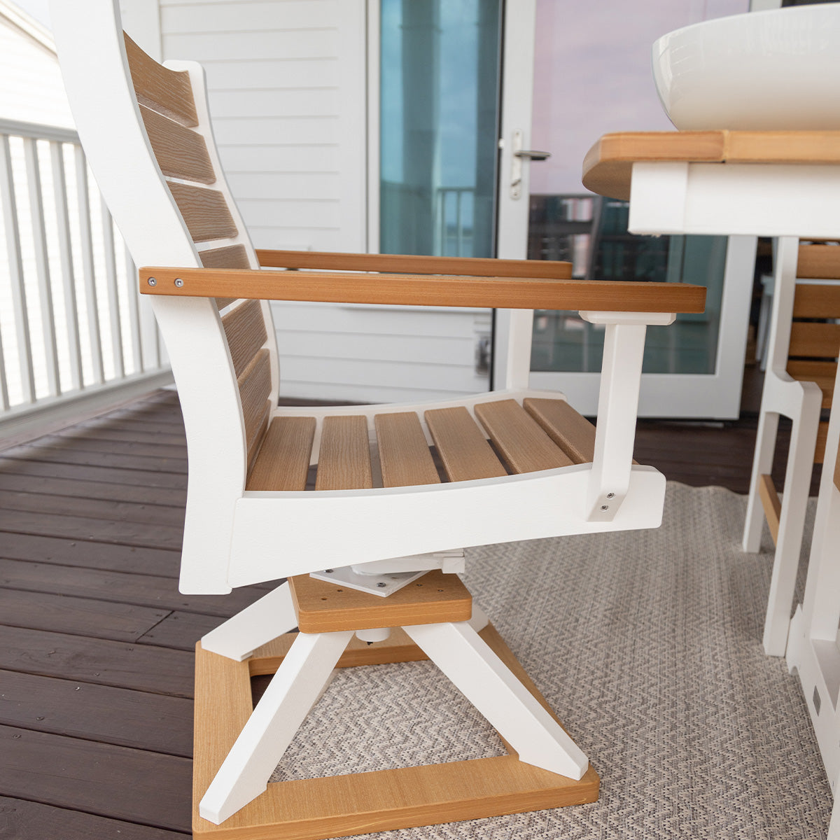 Berlin Gardens Bristol Swivel Counter Chair lifestyle 2