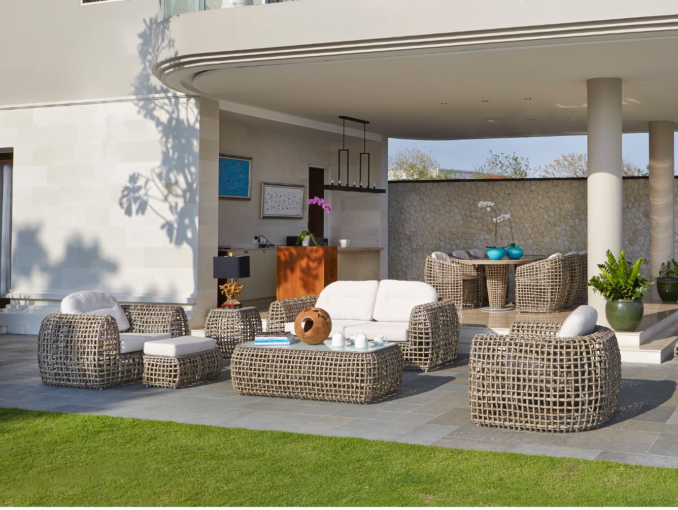 Dynasty 5-Piece Outdoor Seating Set with Sunbrella Cushion (Kubu Mushroom)