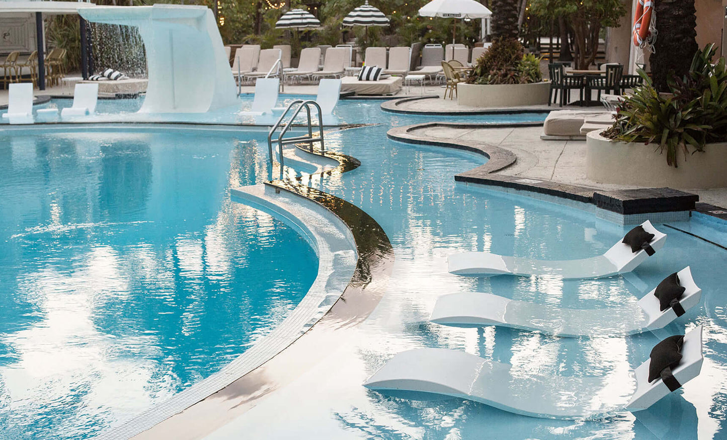 Ledge Lounger In-Pool Signature Chaise Deep