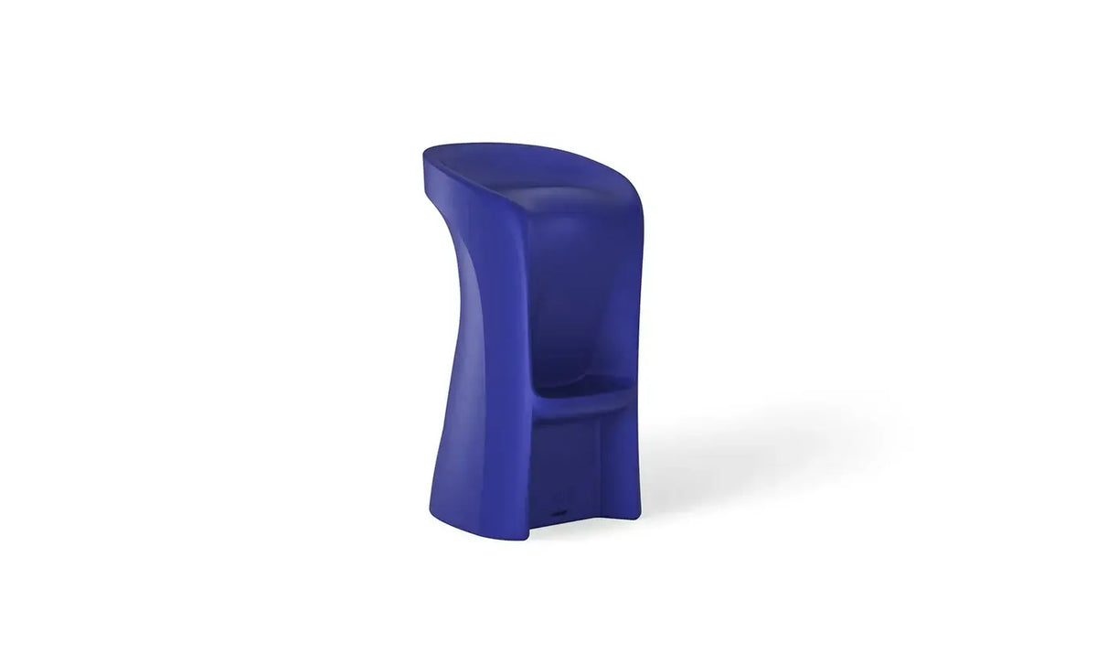 Ledge Lounger Signature Barstool Bar Height is built to withstand sun, rain, snow, and pool chemicals, ensuring long-lasting durability in any outdoor environment.