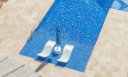 Ledge Lounger Signature Chaise & Side Table In-Pool Set