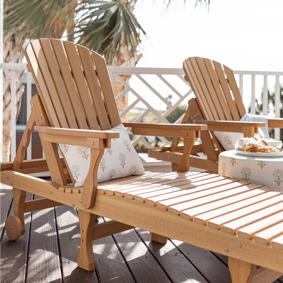 Berlin Gardens Comfo Back Chaise Lounge lifestyle 1